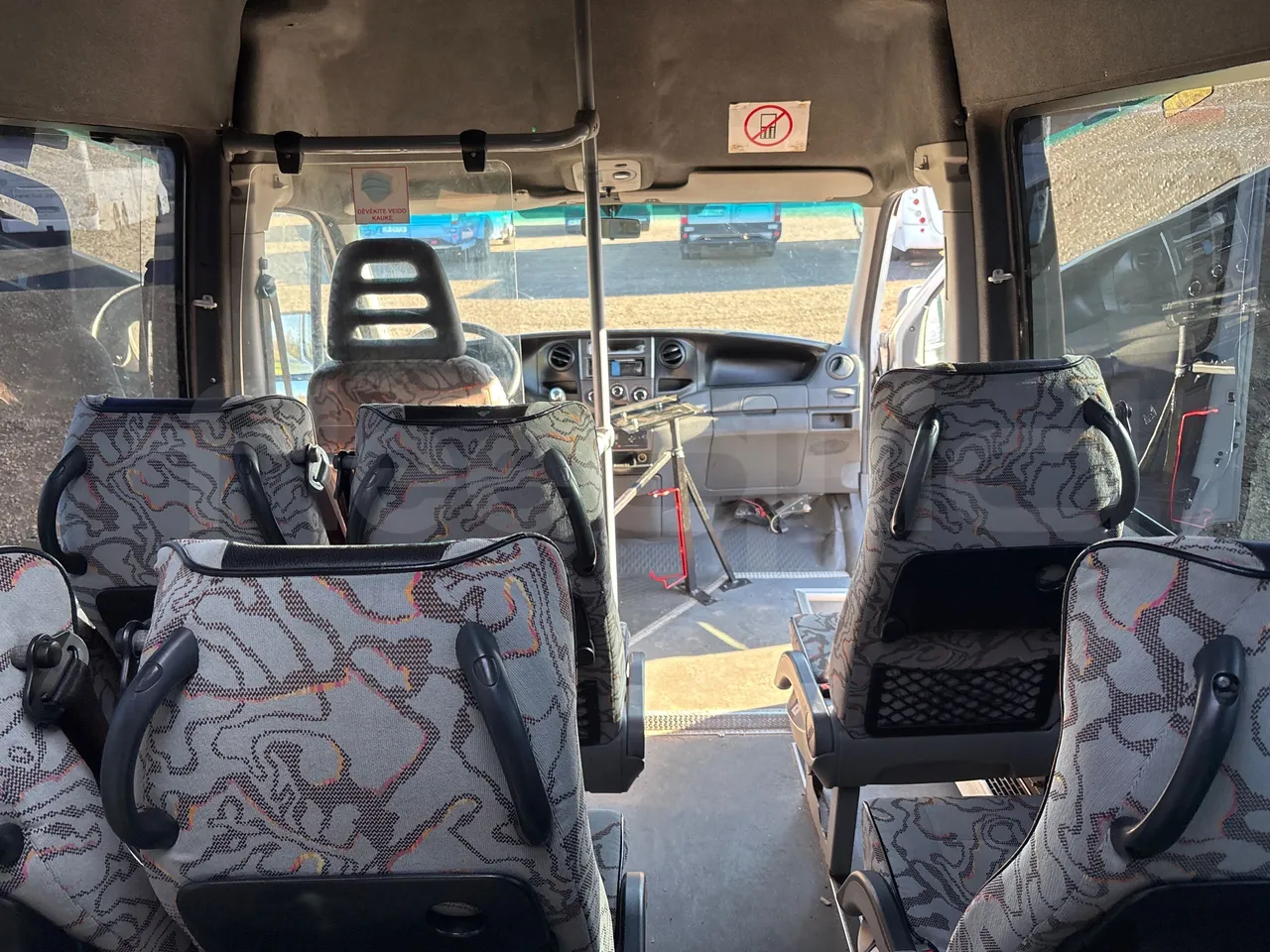 Iveco Daily 50C15V-EURO5-107kW-7.012m - forward view middle aisle