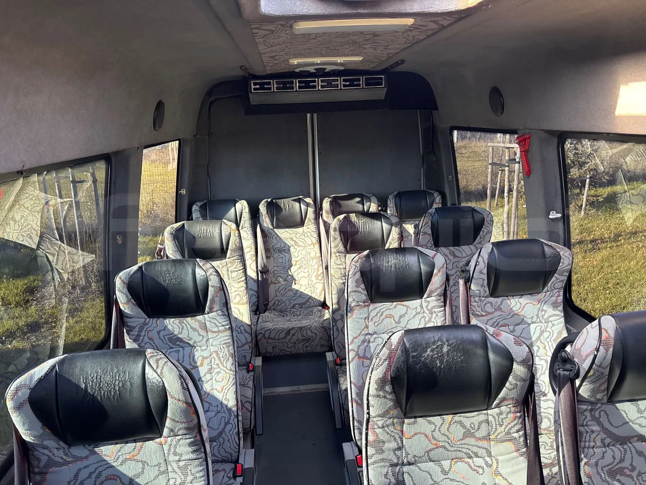 Iveco Daily 50C15V-EURO5-107kW-7.012m - reverse view middle aisle