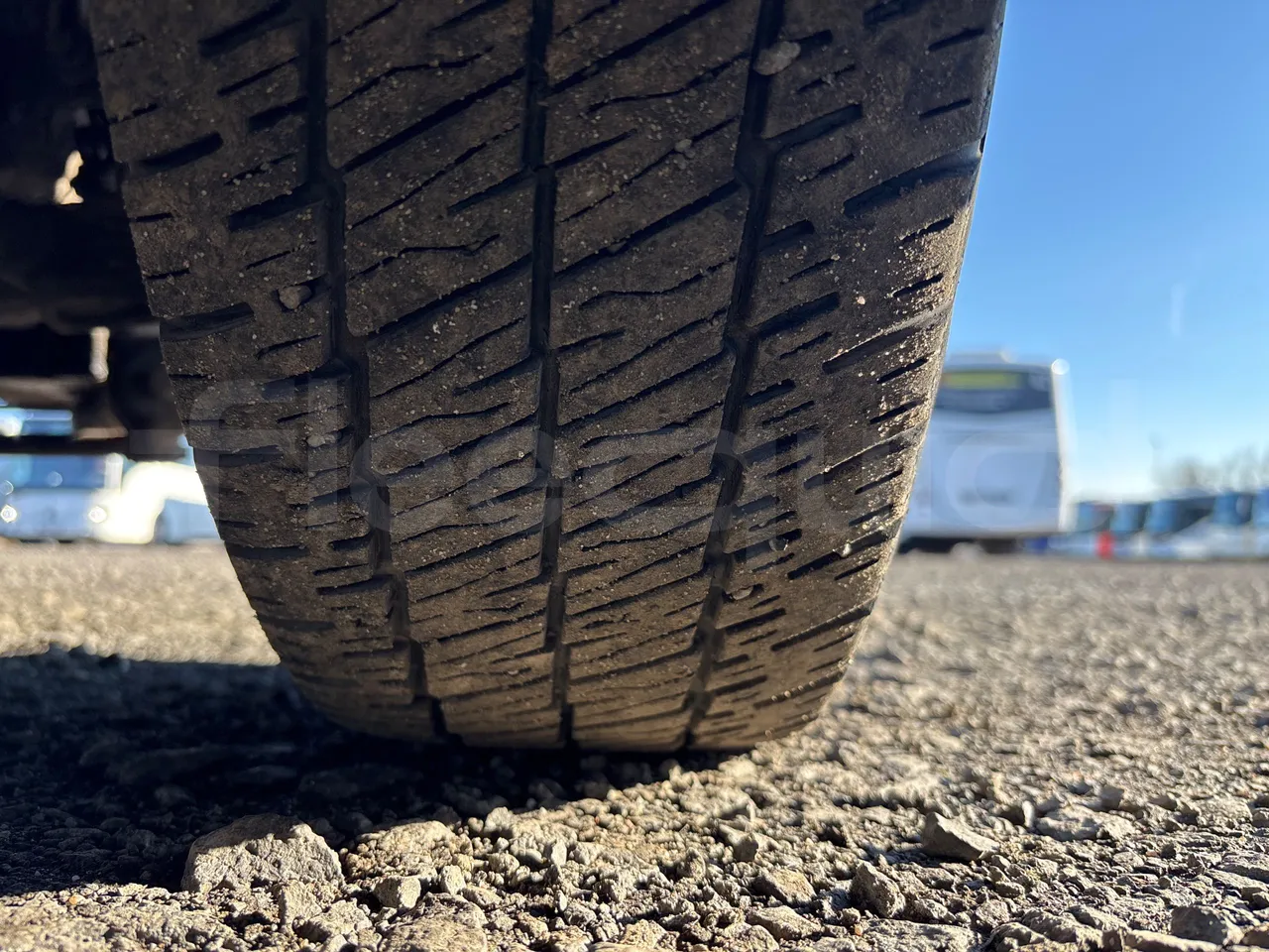 Iveco Daily 50C15V-EURO5-107kW-7.012m - tread condition front tires right