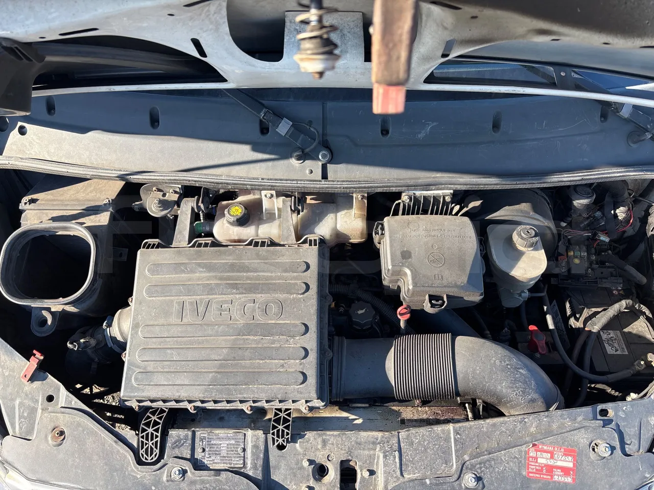 Iveco Daily 50C15V-EURO5-107kW-7.012m - rear hatch open