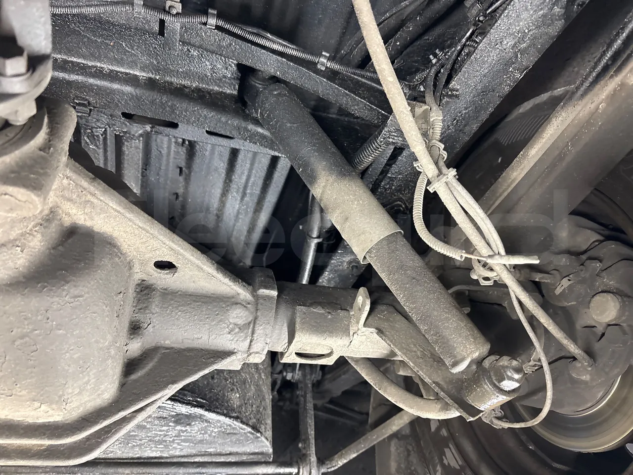 Iveco Daily 50C15V-EURO5-107kW-7.012m - axle 2 shock absorbers 1 left