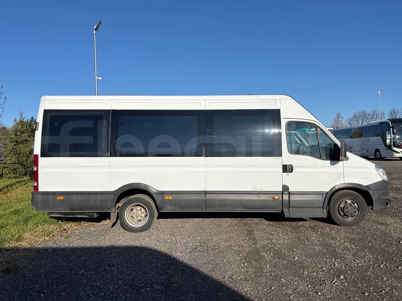 Iveco Daily 50C15V-EURO5-107kW-7.012m - right side doors closed