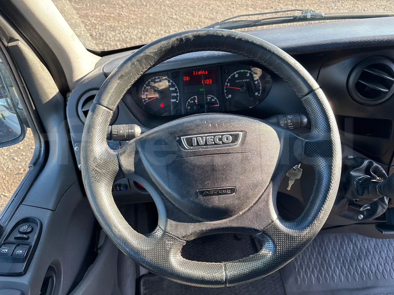 Iveco Daily 50C15V-EURO5-107kW-7.012m - steering wheel photo