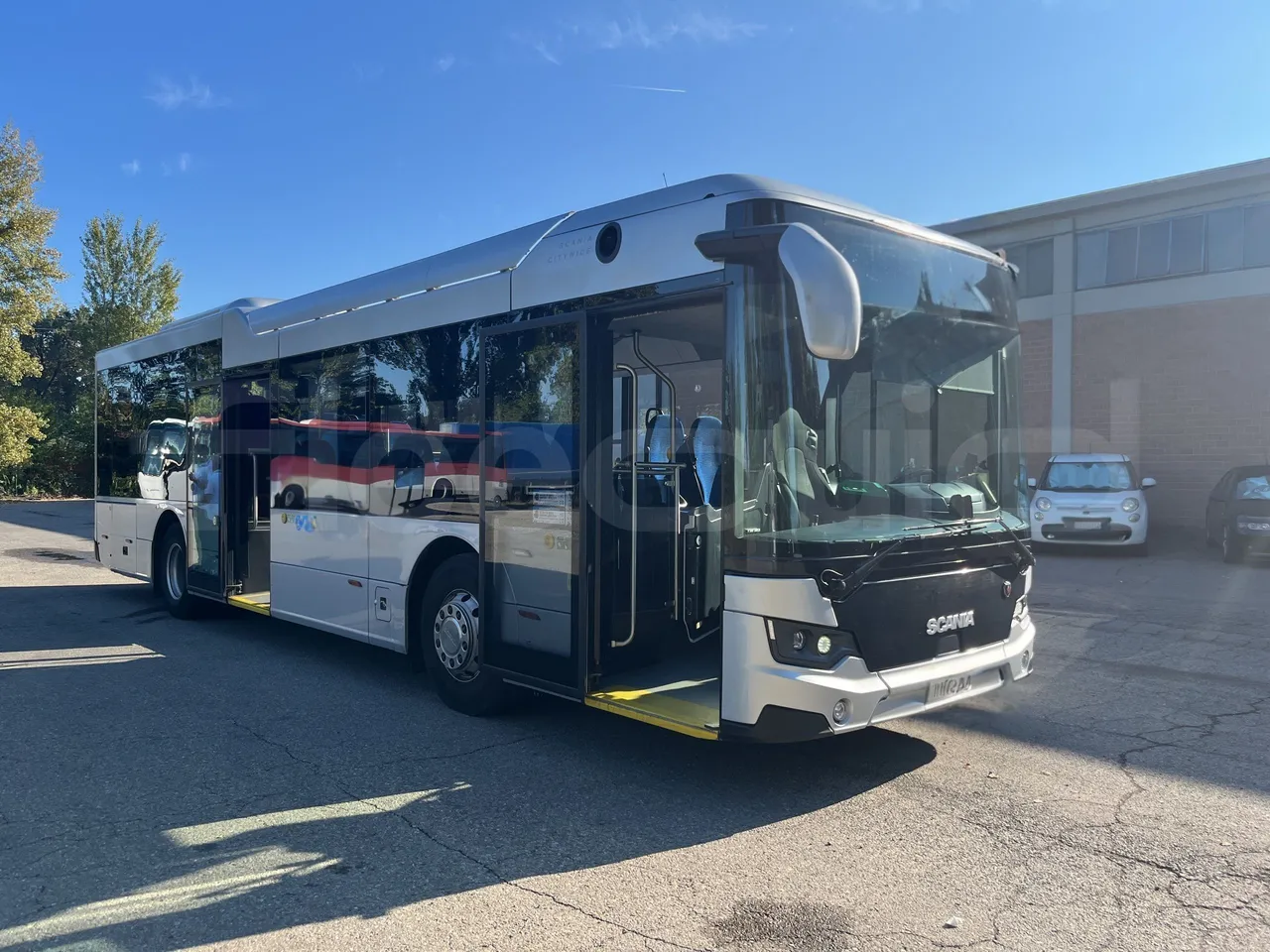 Scania Citywide - 3/4 Front Right Side Doors Open
