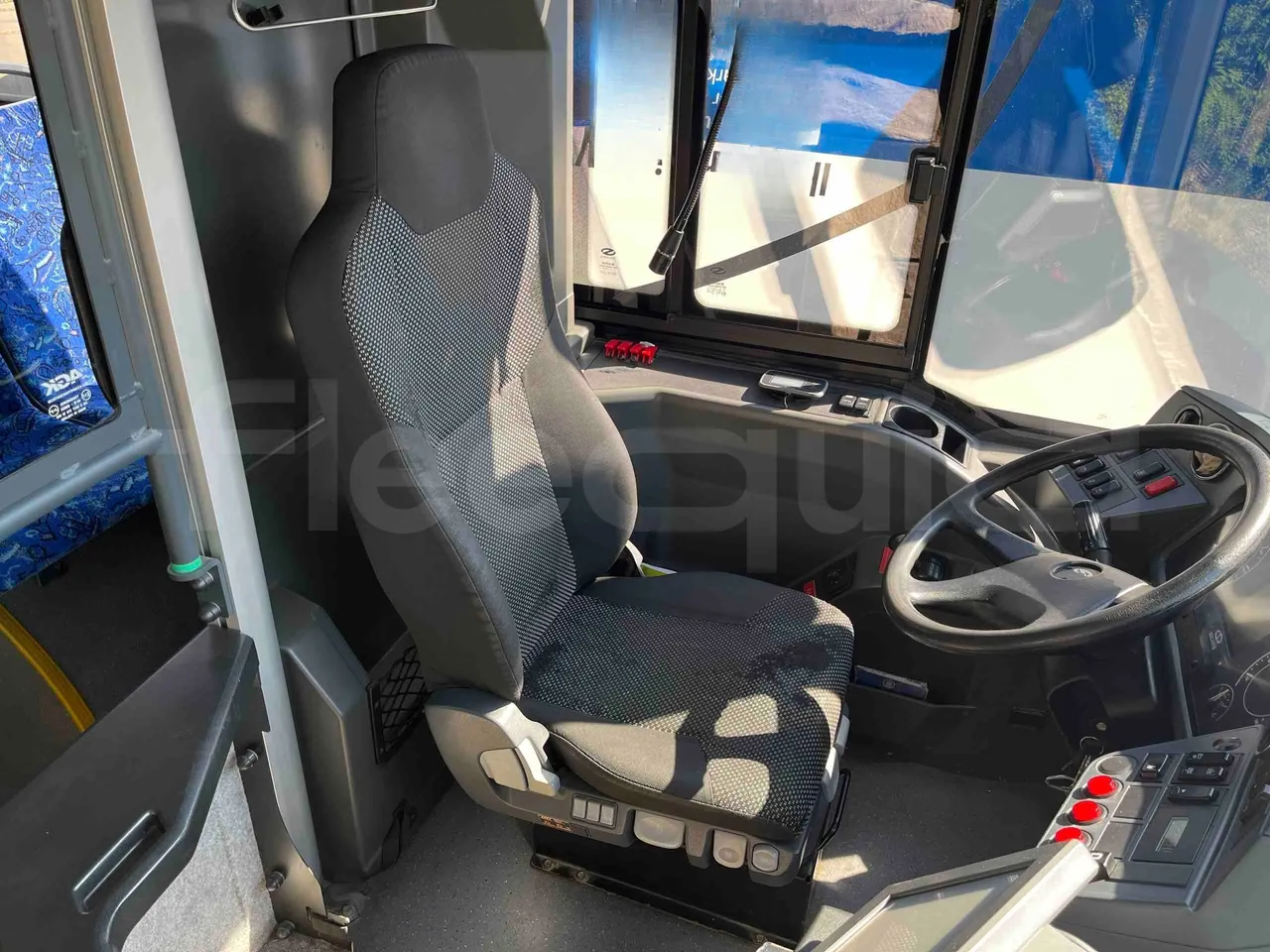 Solaris Urbino 10.5 - EUR6 -  204kW - 10.550m - driver's seat photo