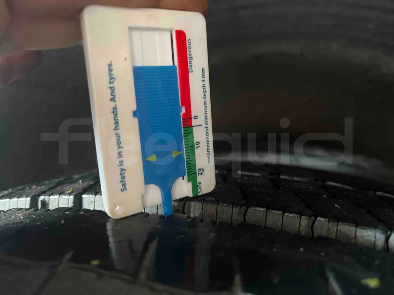 Solaris Urbino 10.5 - EUR6 -  204kW - 10.550m - front left tire measurements