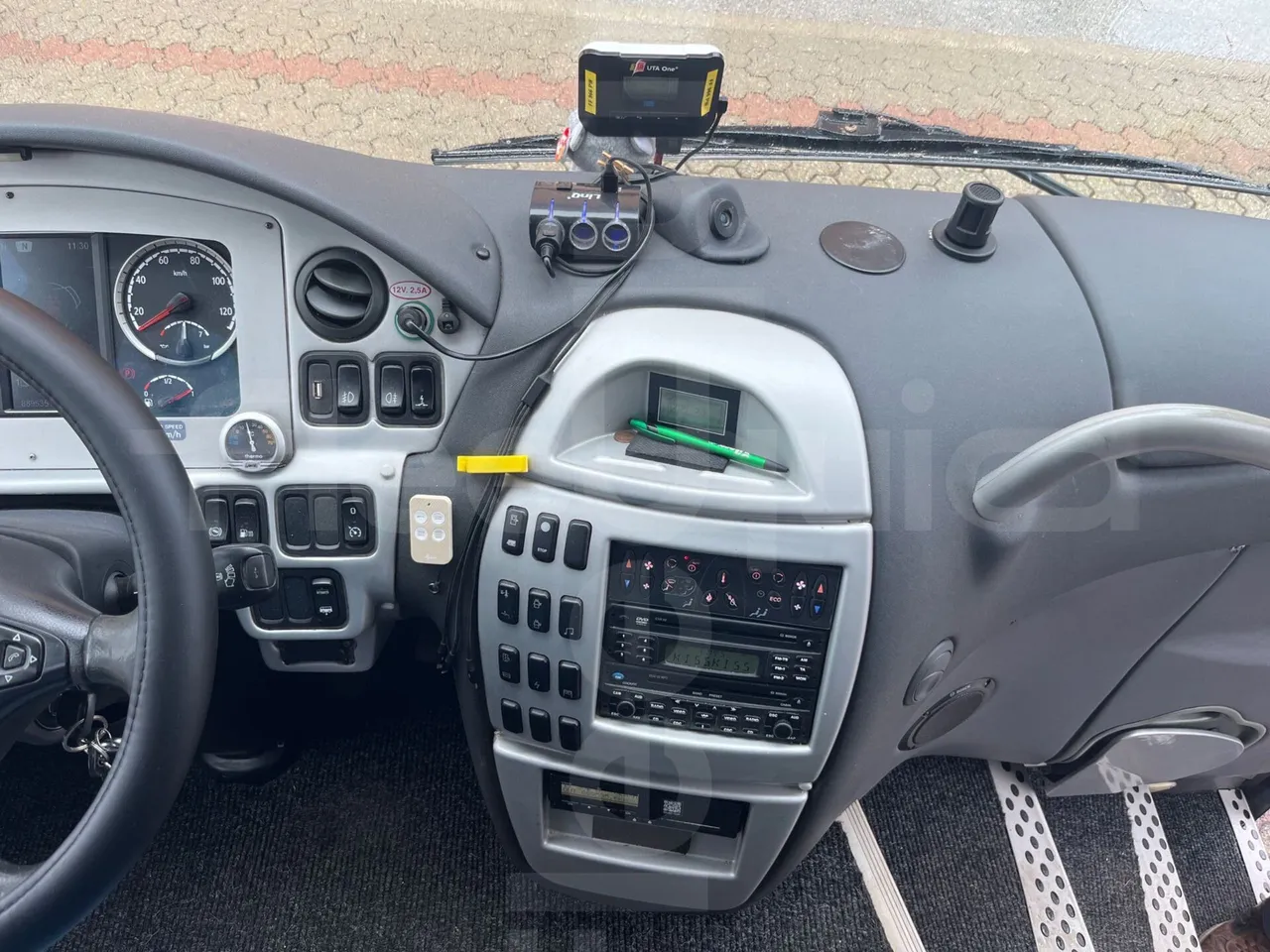 Irizar Scania K440 - EUR5 -324kW -12.2m - radio accessories photo
