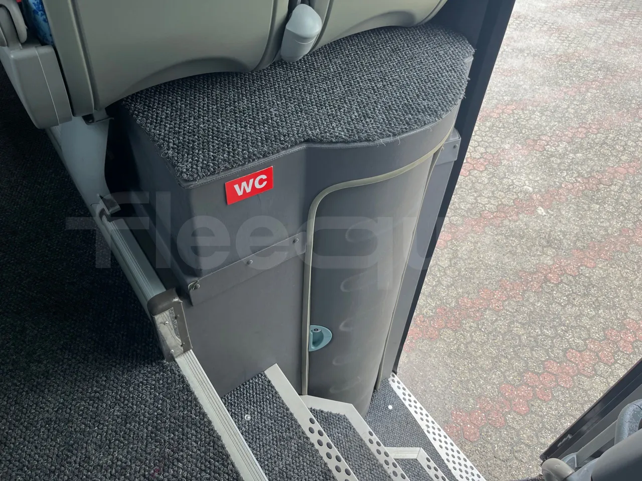 Irizar Scania K440 - EUR5 -324kW -12.2m - toilette accessories photo