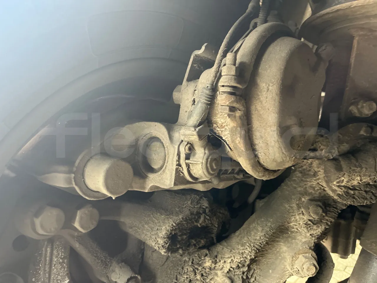 Irizar Scania K440 - EUR5 -324kW -12.2m - front brake calipers left