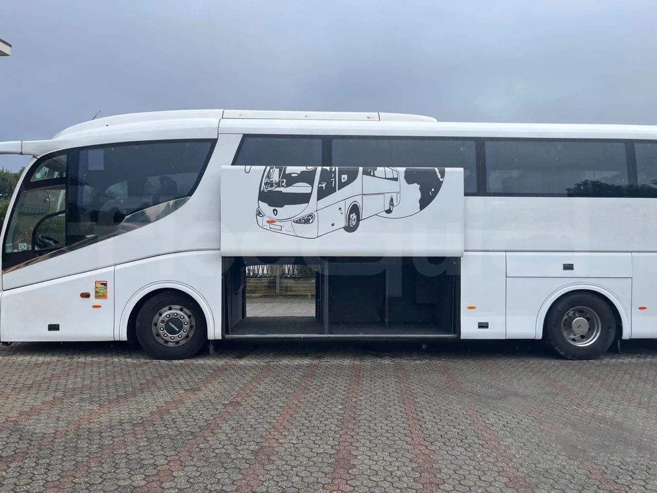 Irizar Scania K440 - EUR5 -324kW -12.2m - luggage rack photo