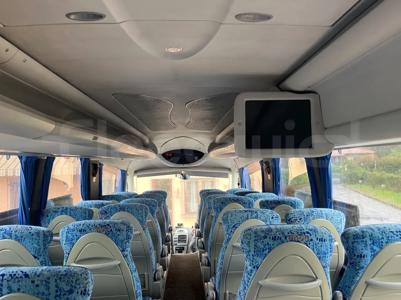 Irizar Scania K440 - EUR5 -324kW -12.2m - monitor detail photo