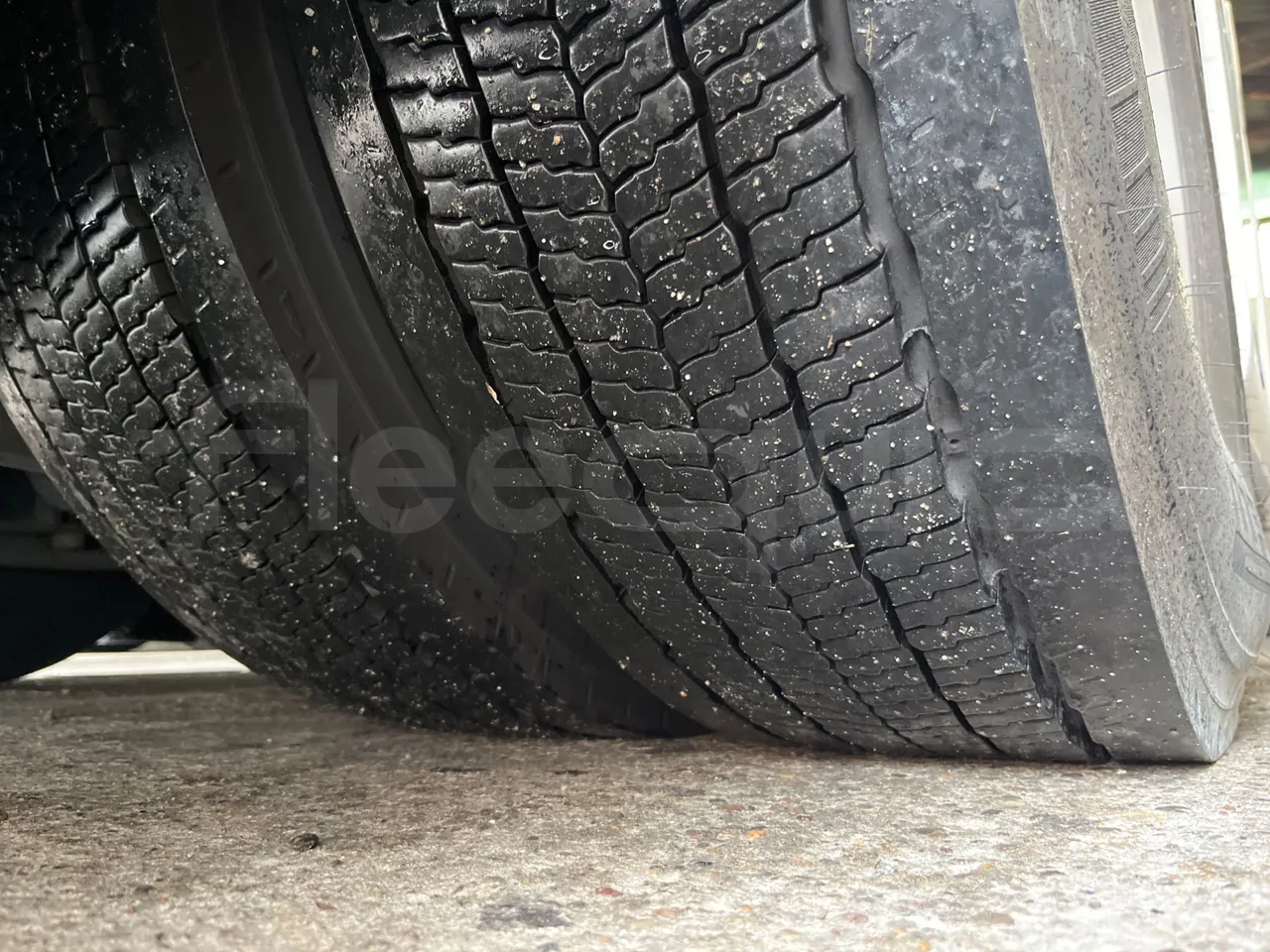 Irizar Scania K440 - EUR5 -324kW -12.2m - tread condition second axle tires left