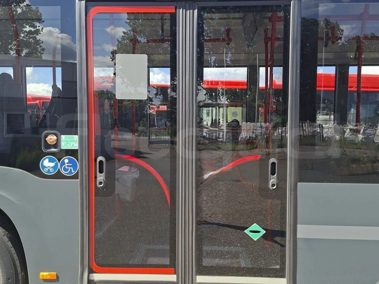 Mercedes-Benz Citaro - Right Side Doors Open