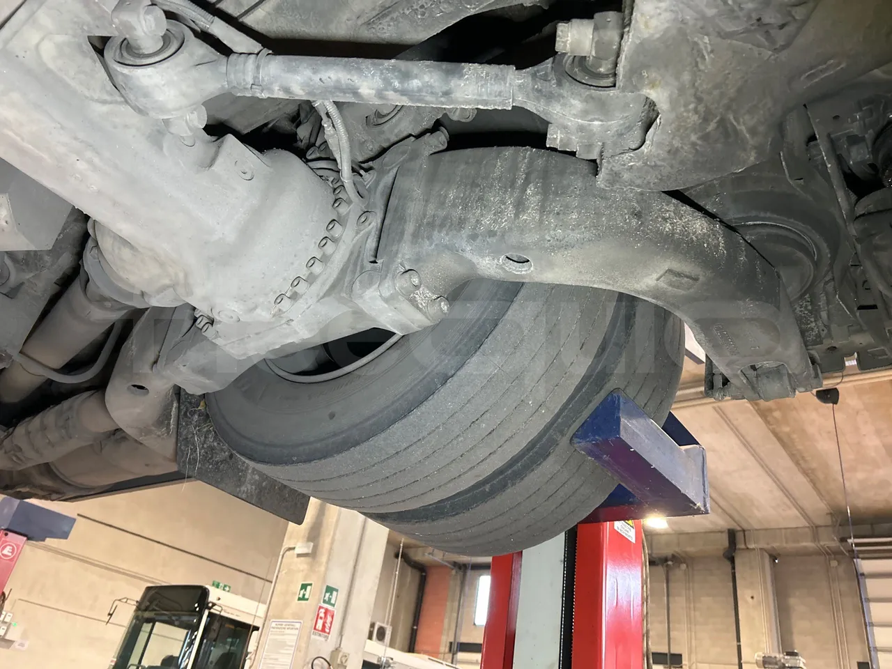 Irisbus Citelis PS09D1 PS09D1-98  - Euro5 - 213kW - 11.990mt - axel 3  discs right