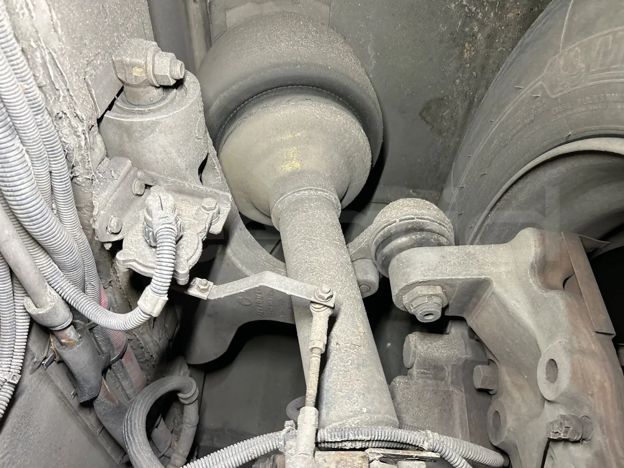 Irisbus Citelis PS09D1 PS09D1-98  - Euro5 - 213kW - 11.990mt - front shock absorbers right