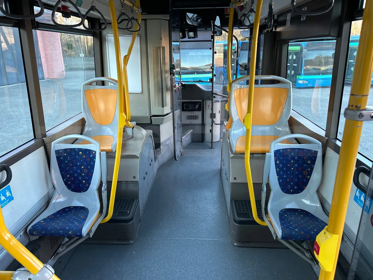 Irisbus Citelis PS09D1 PS09D1-98  - Euro5 - 213kW - 11.990mt - forward view middle aisle