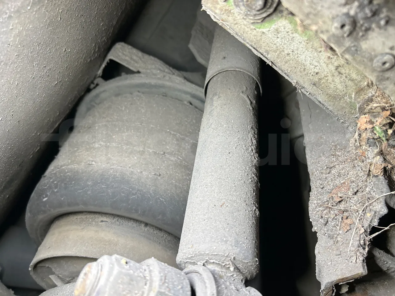 Irisbus Citelis PS09D1 PS09D1-98  - Euro5 - 213kW - 11.990mt - axle 2 shock absorbers 2 left