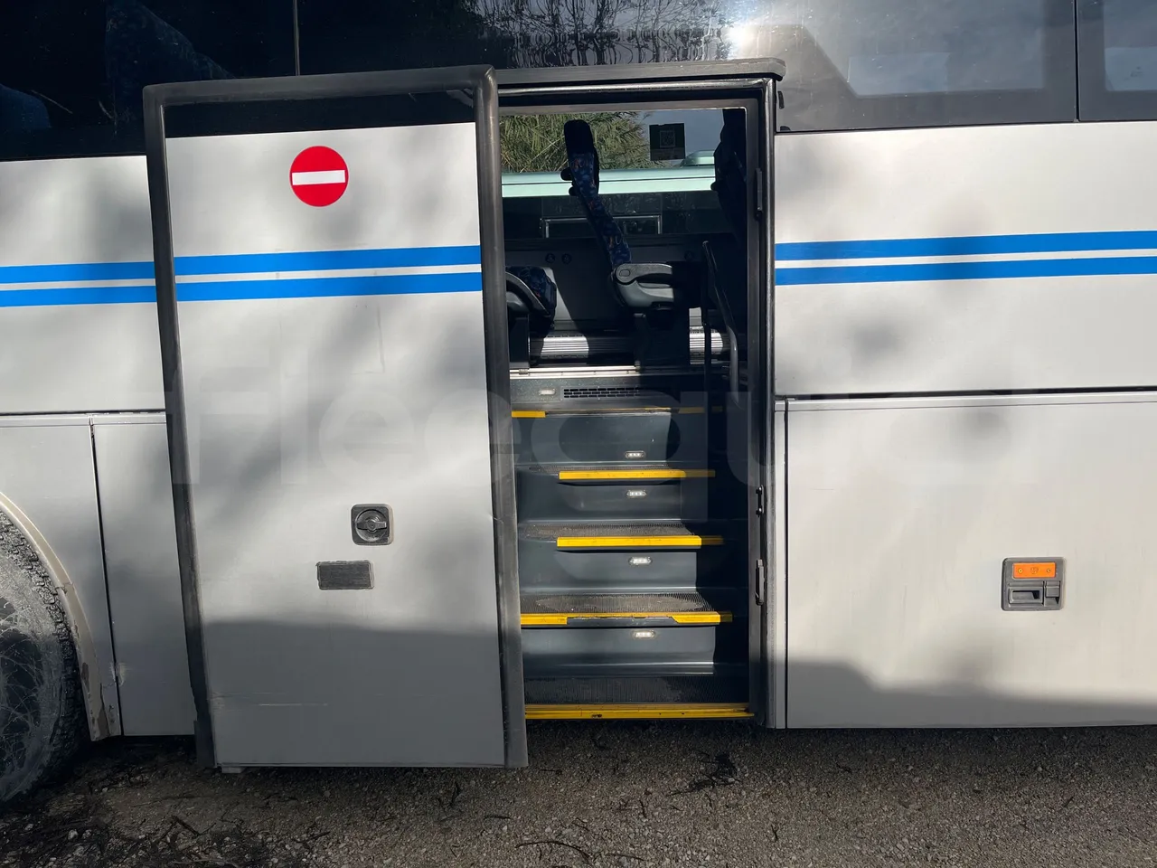 Temsa Safari RD R A T-I53 - Euro 5 - 266 kw - 12.200 mt - front door 1 open