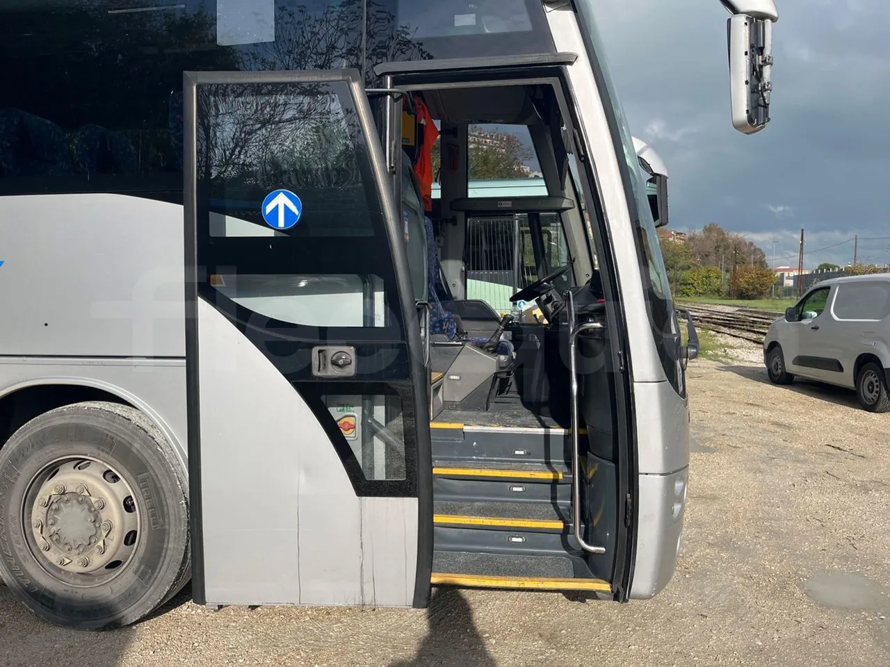 Temsa Safari RD R A T-I53 - Euro 5 - 266 kw - 12.200 mt - front door 2 open