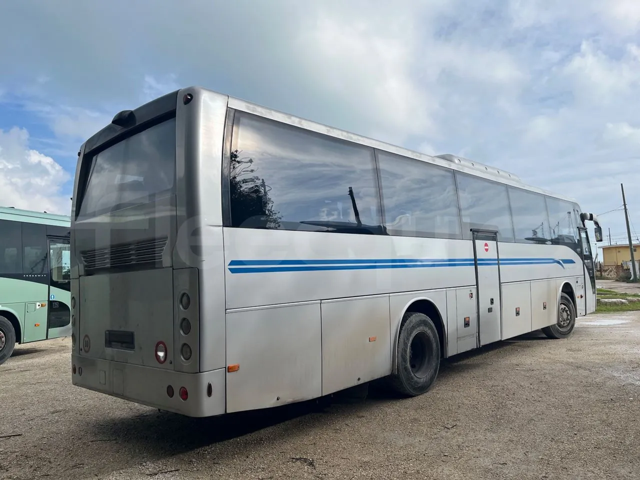 Temsa Safari RD R A T-I53 - Euro 5 - 266 kw - 12.200 mt - 3/4 right rear doors closed