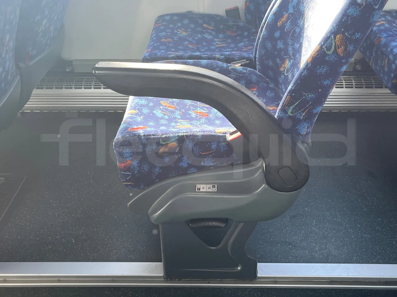 Temsa Safari RD R A T-I53 - Euro 5 - 266 kw - 12.200 mt - armrest detail photo