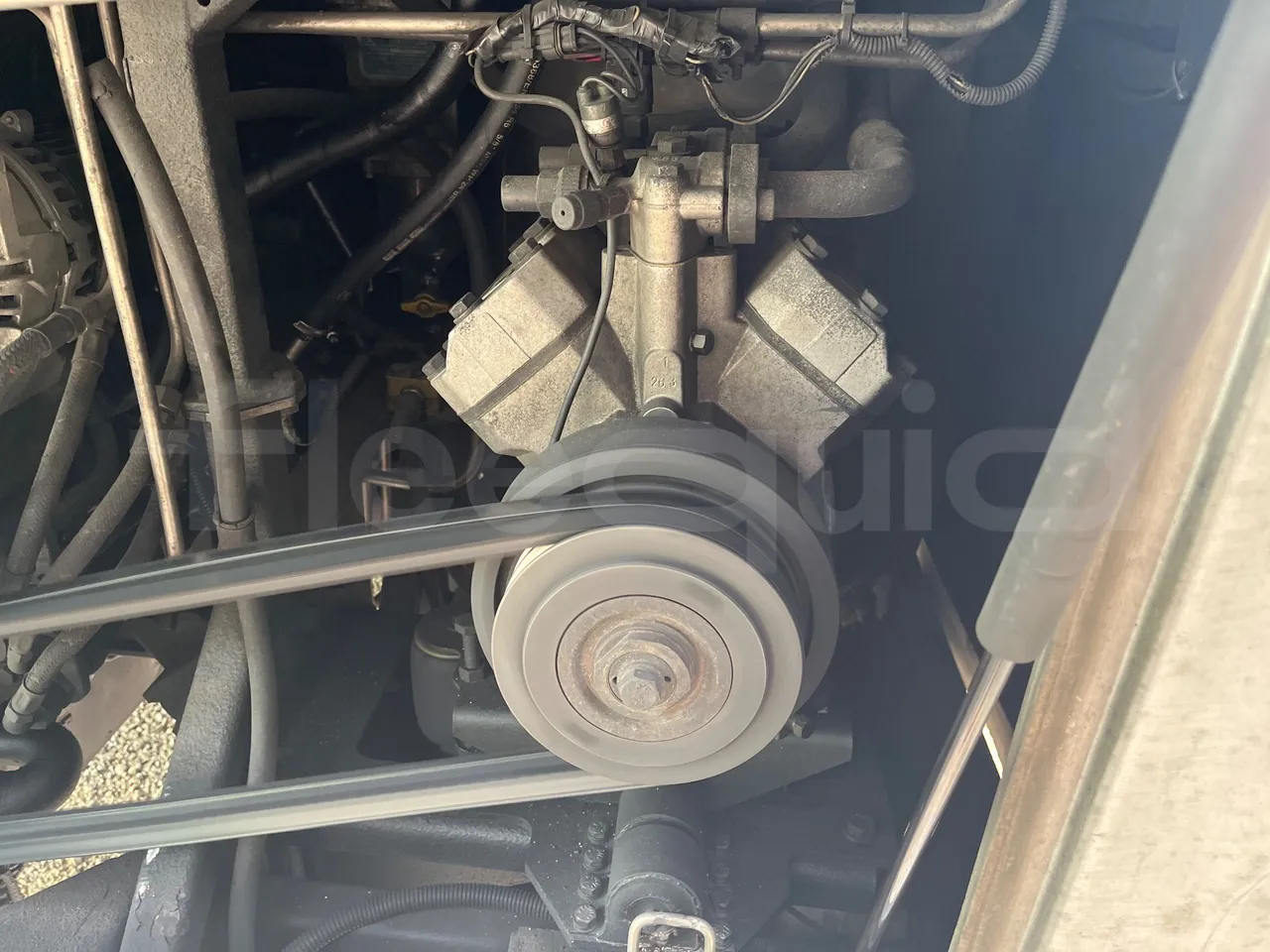 Temsa Safari RD R A T-I53 - Euro 5 - 266 kw - 12.200 mt - air conditioning compressor