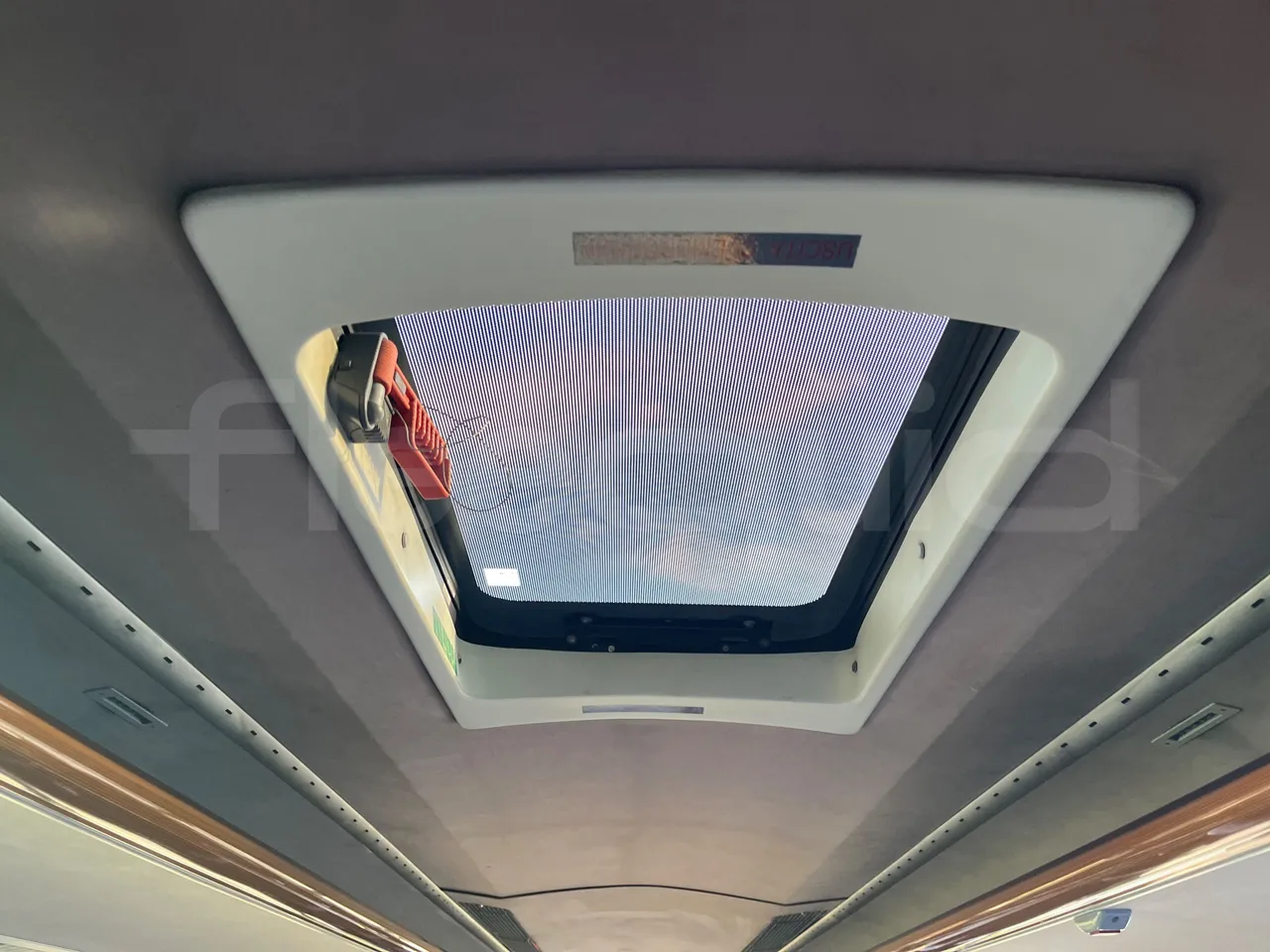 Temsa Safari RD R A T-I53 - Euro 5 - 266 kw - 12.200 mt - roof hatch 1