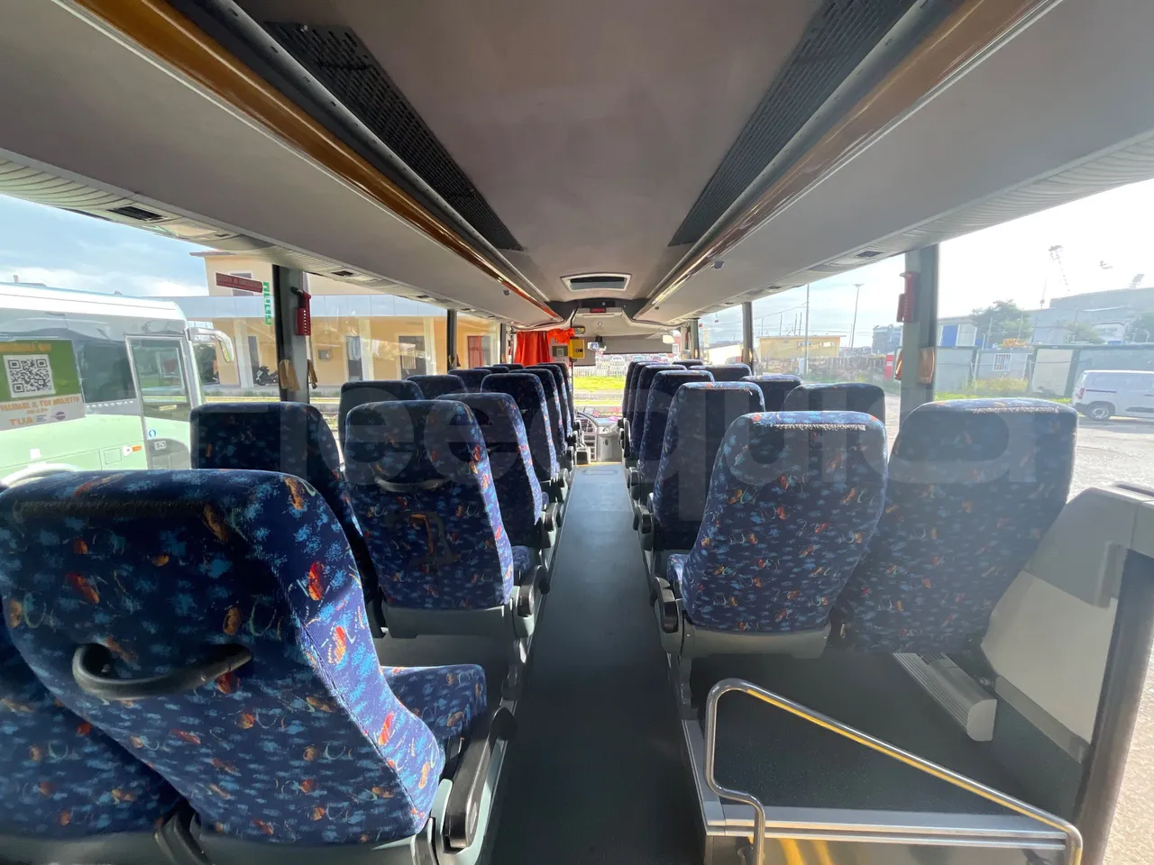 Temsa Safari RD R A T-I53 - Euro 5 - 266 kw - 12.200 mt - forward view middle aisle