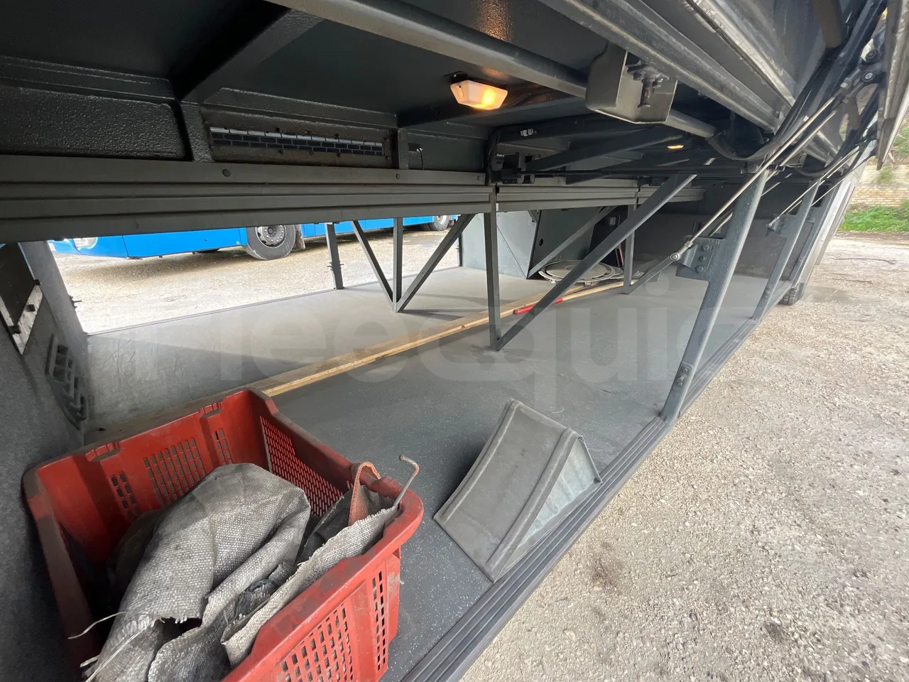 Temsa Safari RD R A T-I53 - Euro 5 - 266 kw - 12.200 mt - internal frame rust check