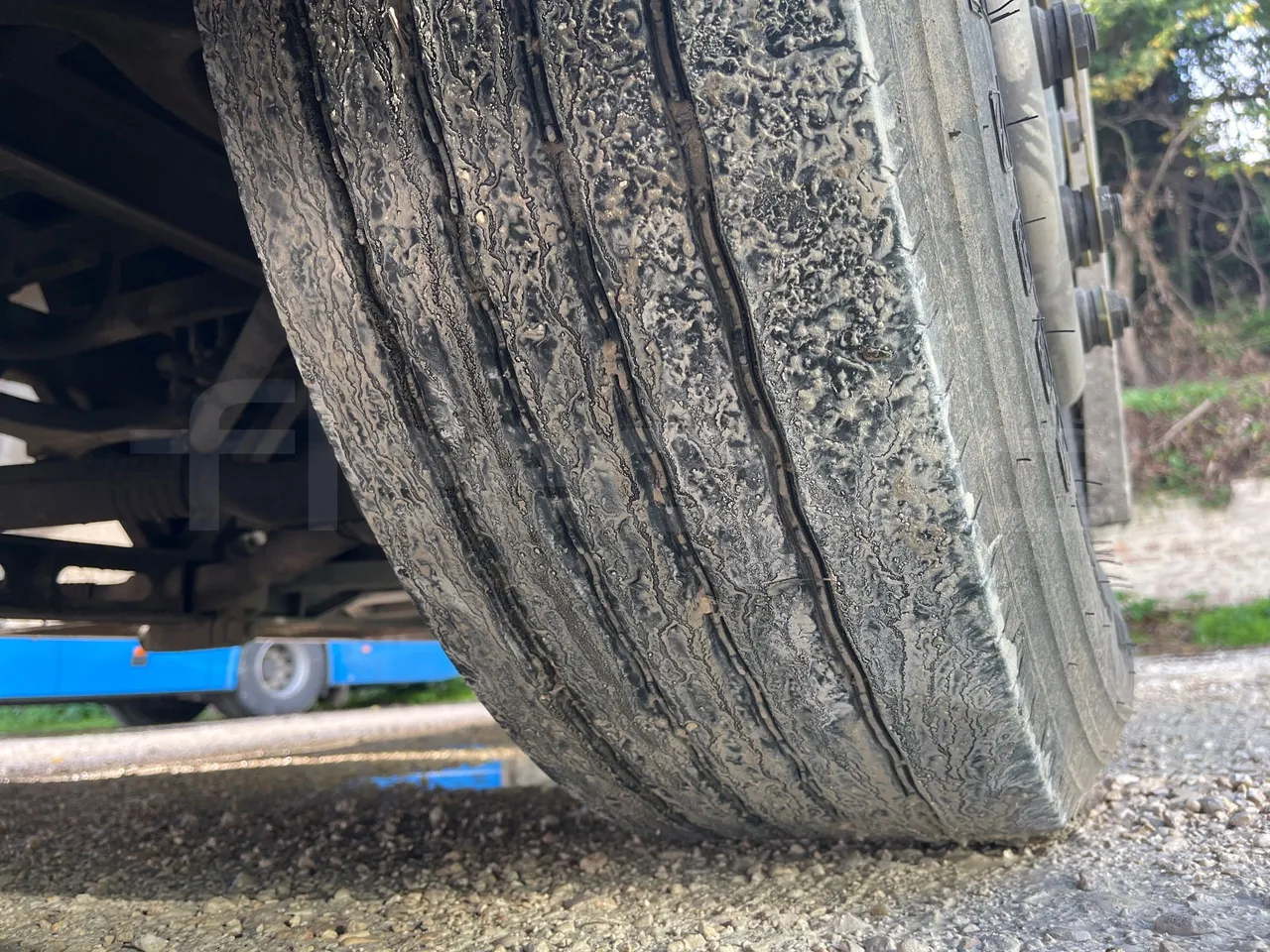 Temsa Safari RD R A T-I53 - Euro 5 - 266 kw - 12.200 mt - tread condition front tires left