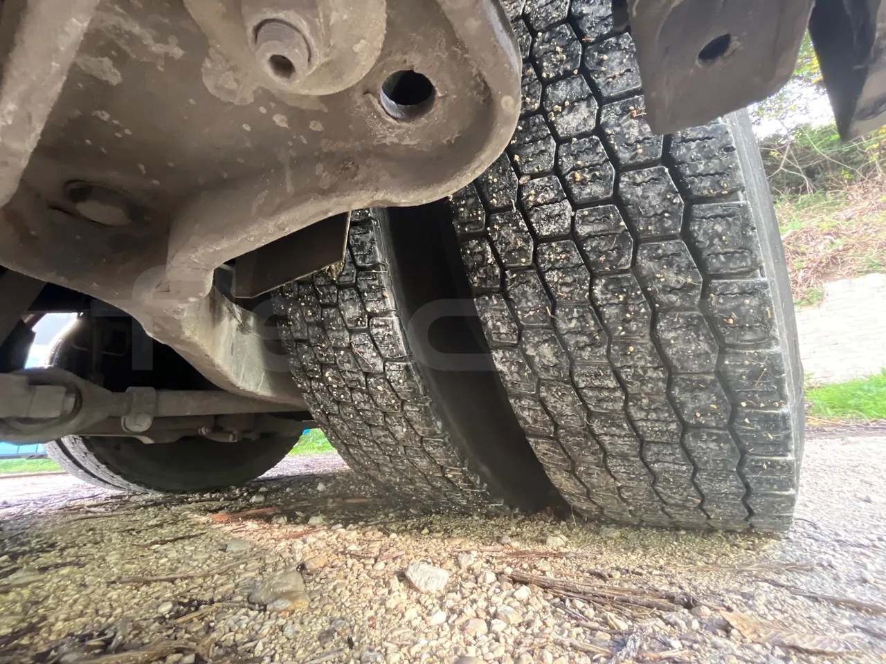 Temsa Safari RD R A T-I53 - Euro 5 - 266 kw - 12.200 mt - tread condition second axle tires left