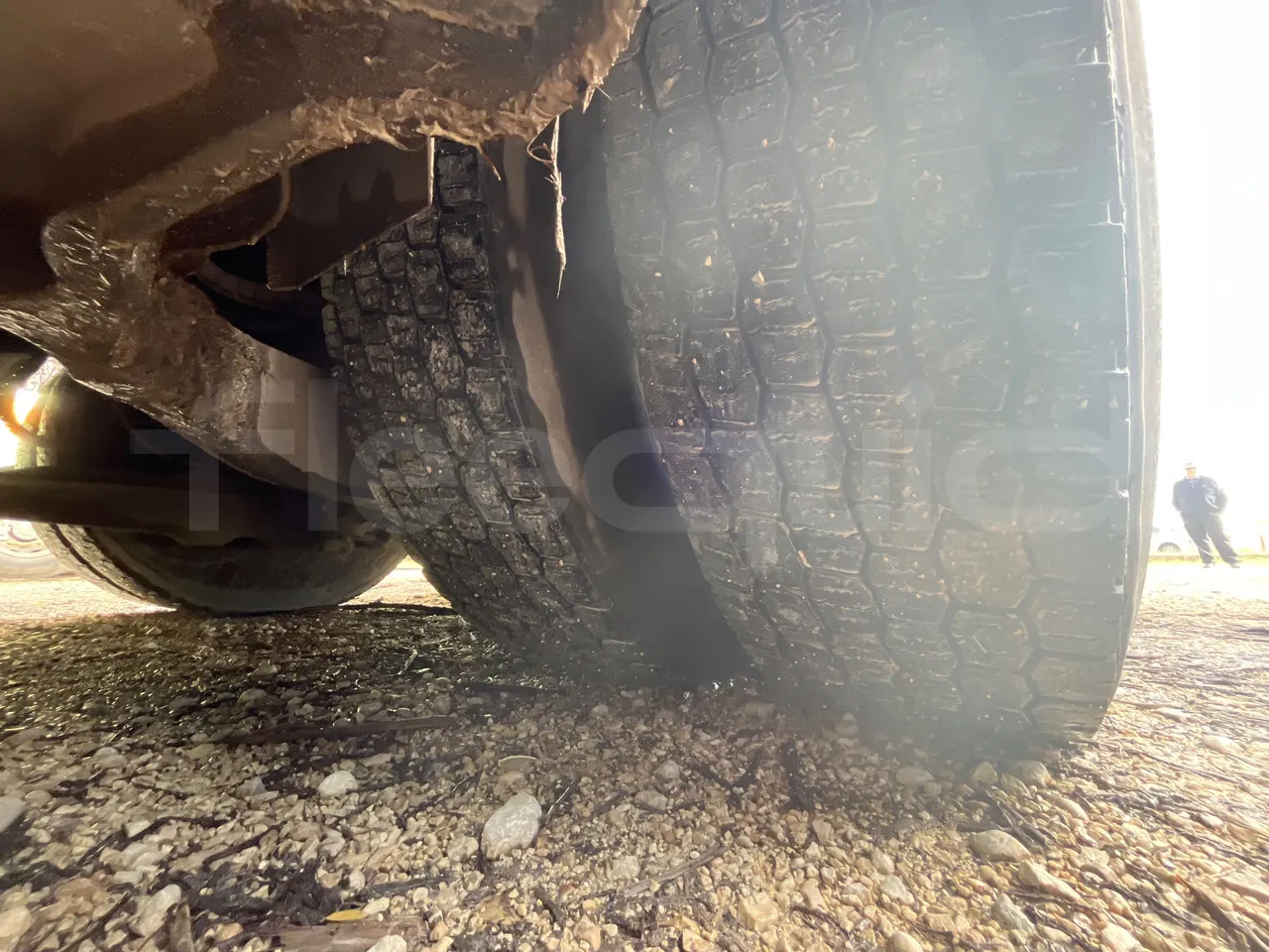 Temsa Safari RD R A T-I53 - Euro 5 - 266 kw - 12.200 mt - tread condition second axle tires right