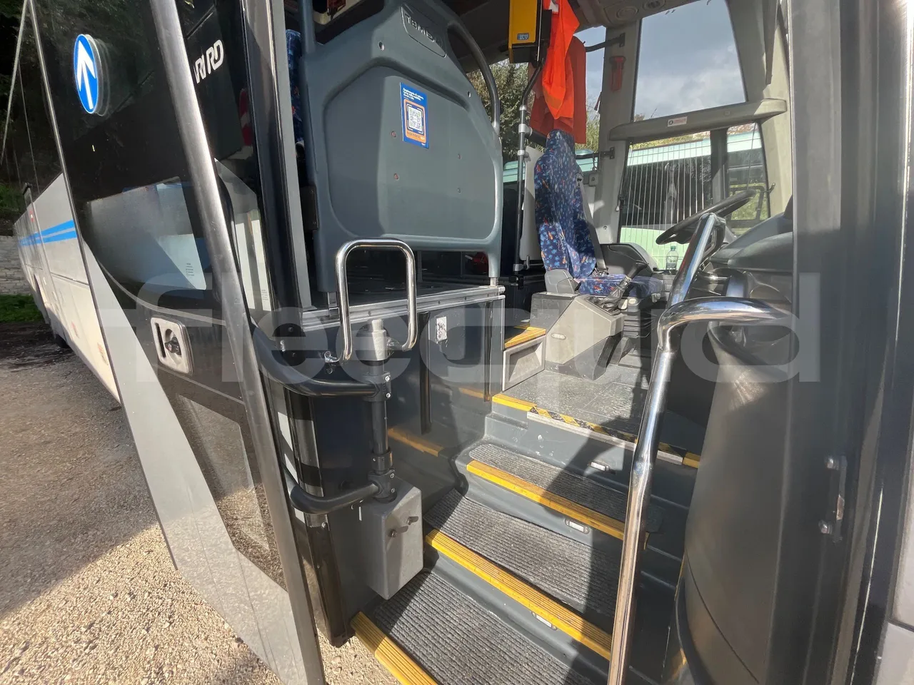 Temsa Safari RD R A T-I53 - Euro 5 - 266 kw - 12.200 mt - hostess seat photo