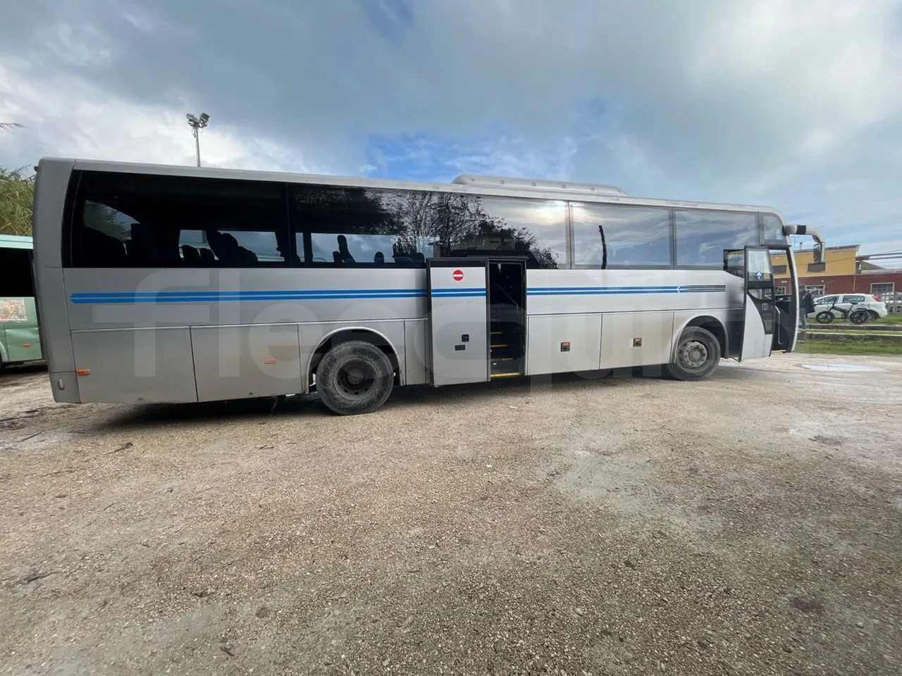 Temsa Safari RD R A T-I53 - Euro 5 - 266 kw - 12.200 mt - right side doors open