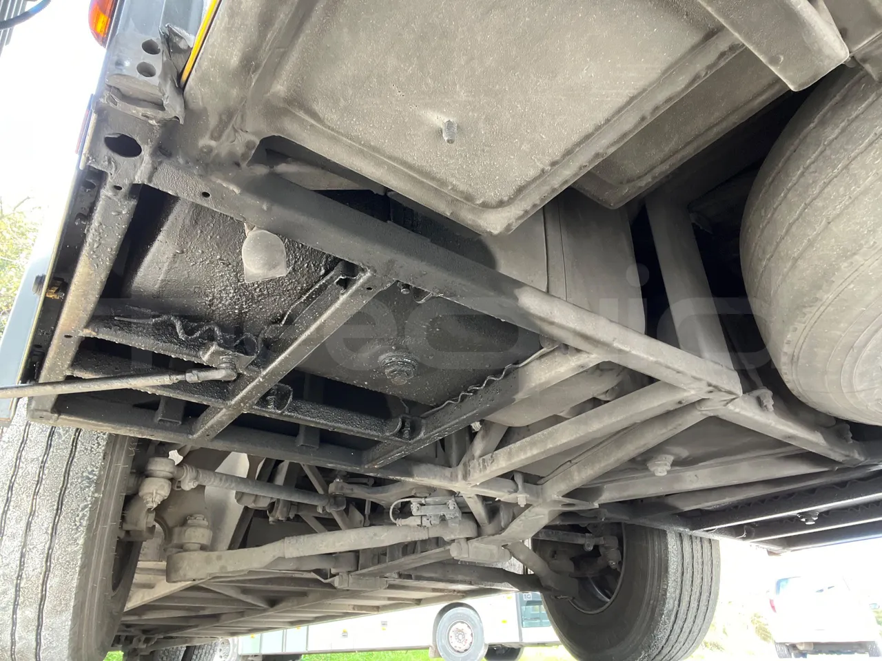 Temsa Safari RD R A T-I53 - Euro 5 - 266 kw - 12.200 mt - front axle right side