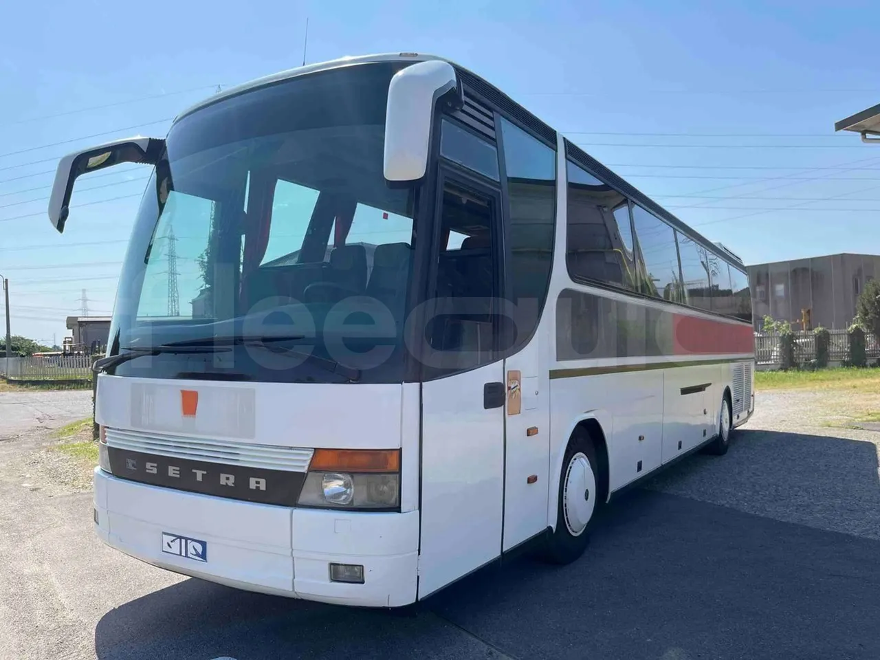 Setra S315 HD - EUR1 - 280kW - 12.000m - 3/4 front left