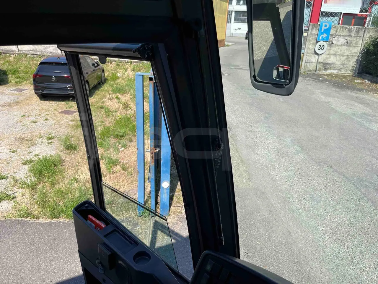 Setra S315 HD - EUR1 - 280kW - 12.000m - driver microphone accessories photo