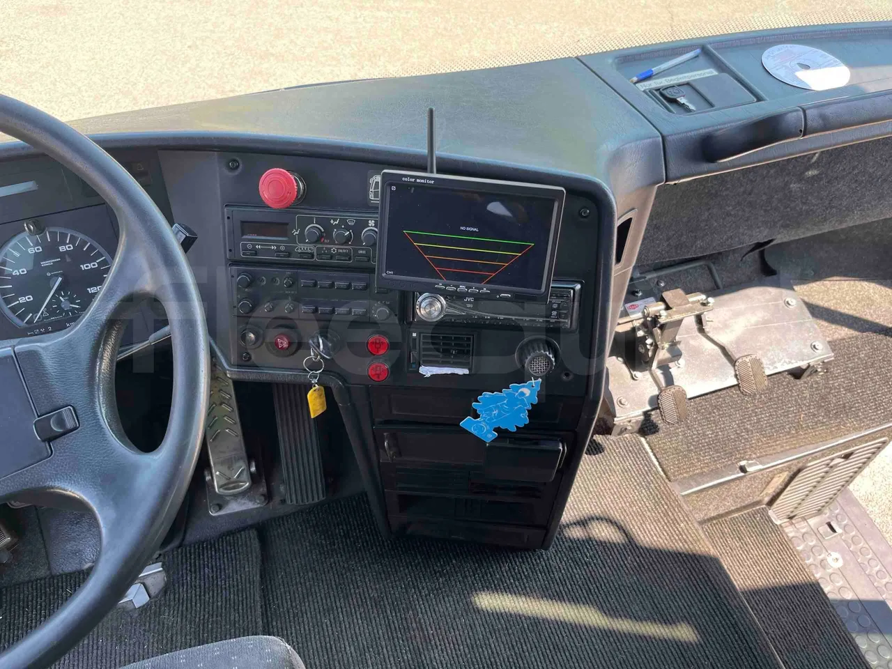 Setra S315 HD - EUR1 - 280kW - 12.000m - radio accessories photo