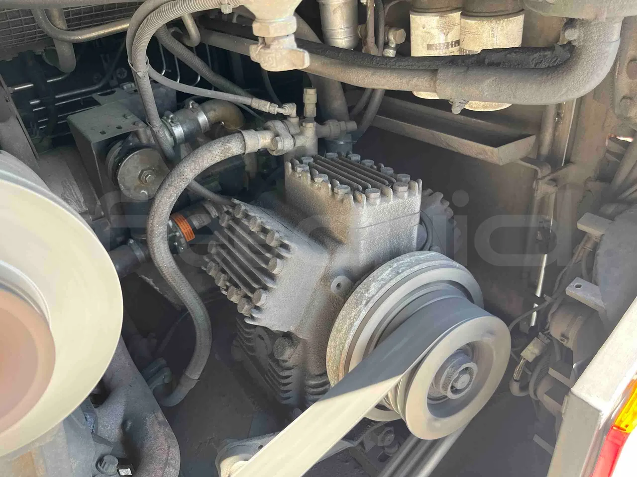 Setra S315 HD - EUR1 - 280kW - 12.000m - air conditioning compressor