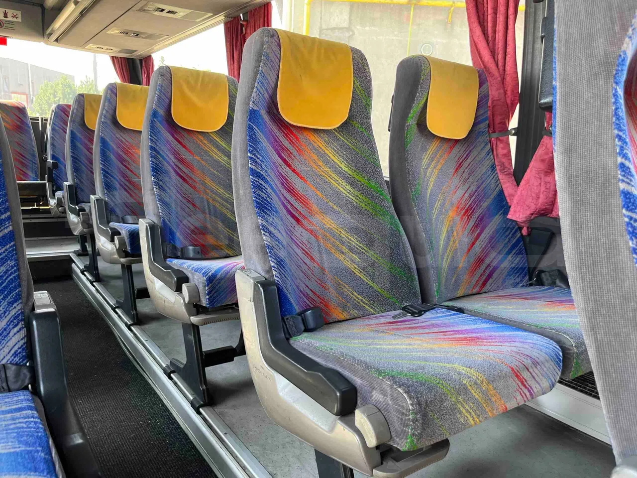 Setra S315 HD - EUR1 - 280kW - 12.000m - folding seat photo