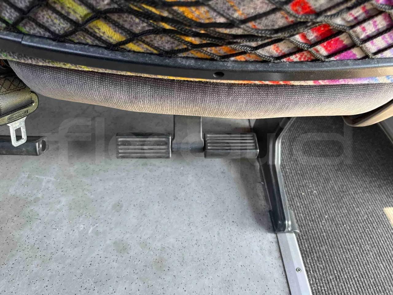 Setra S315 HD - EUR1 - 280kW - 12.000m - footrest detail photo