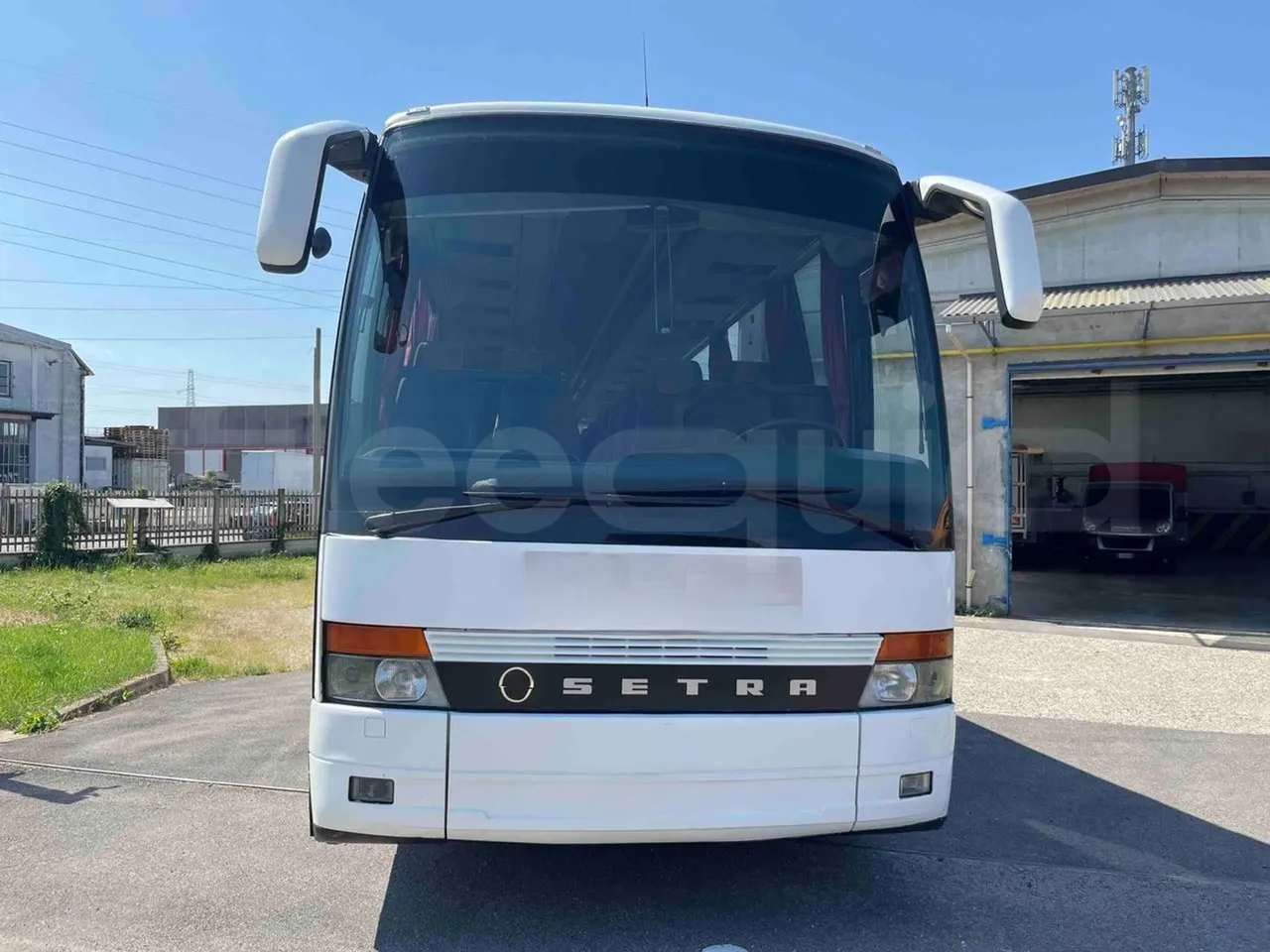 Setra S315 HD - EUR1 - 280kW - 12.000m - front photo