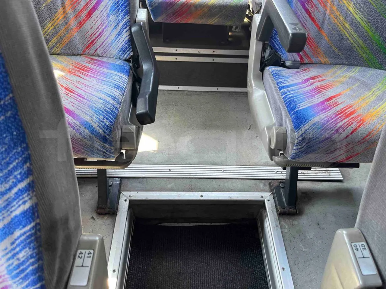 Setra S315 HD - EUR1 - 280kW - 12.000m - floor hatches photo