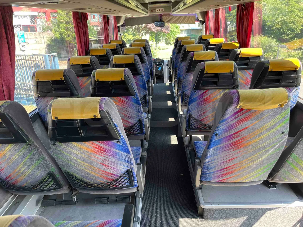 Setra S315 HD - EUR1 - 280kW - 12.000m - forward view middle aisle