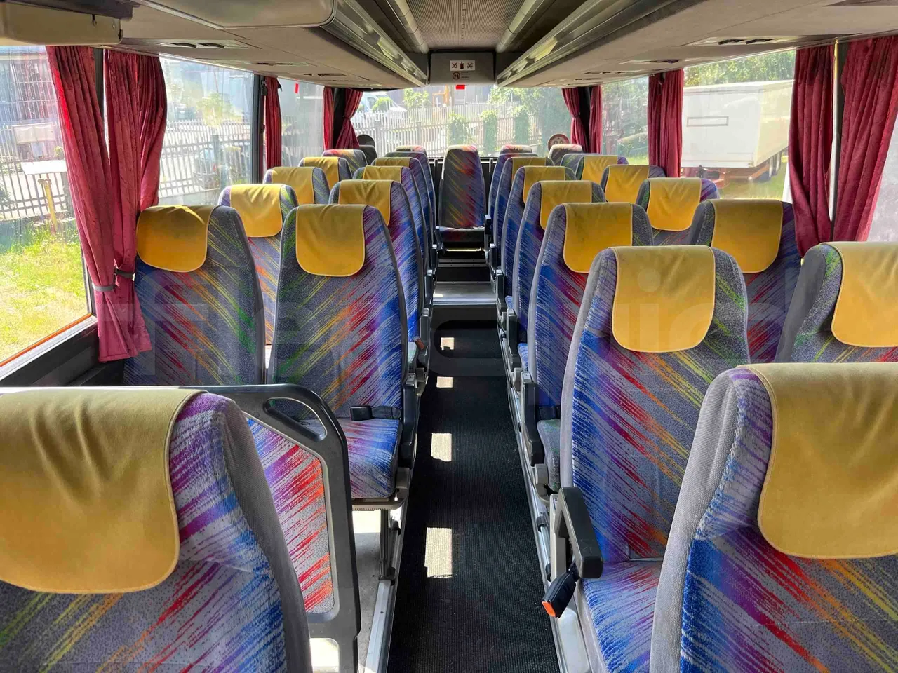 Setra S315 HD - EUR1 - 280kW - 12.000m - reverse view middle aisle
