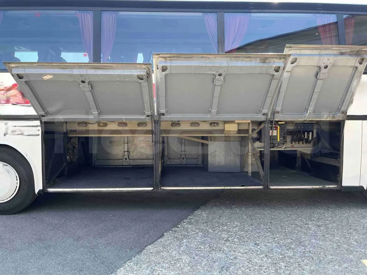Setra S315 HD - EUR1 - 280kW - 12.000m - luggage rack photo