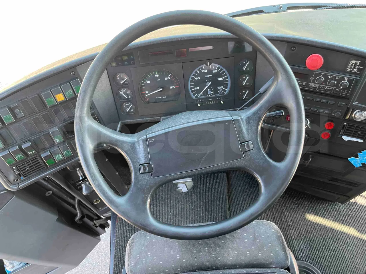 Setra S315 HD - EUR1 - 280kW - 12.000m - steering wheel photo