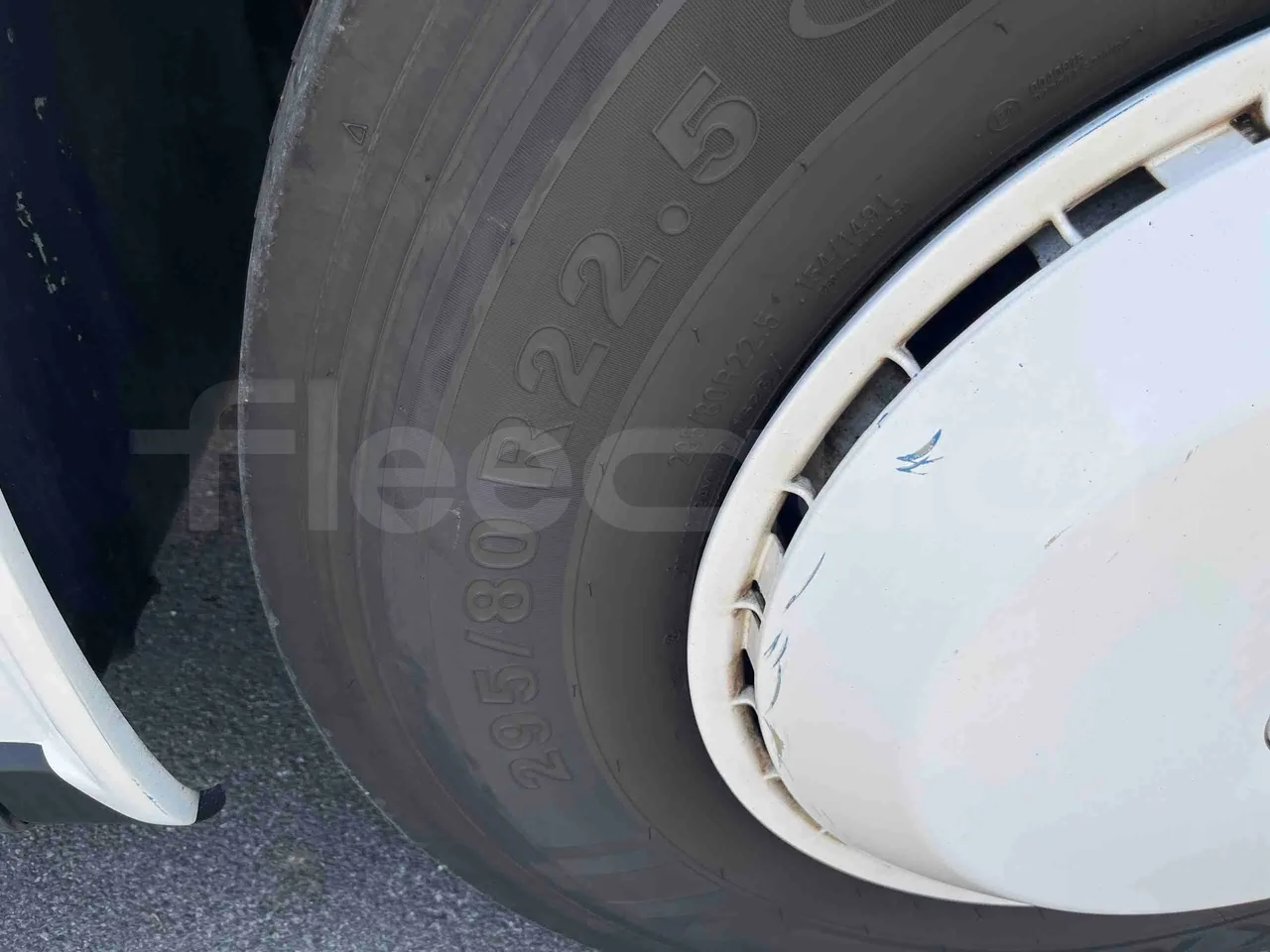 Setra S315 HD - EUR1 - 280kW - 12.000m - front left tire measurements