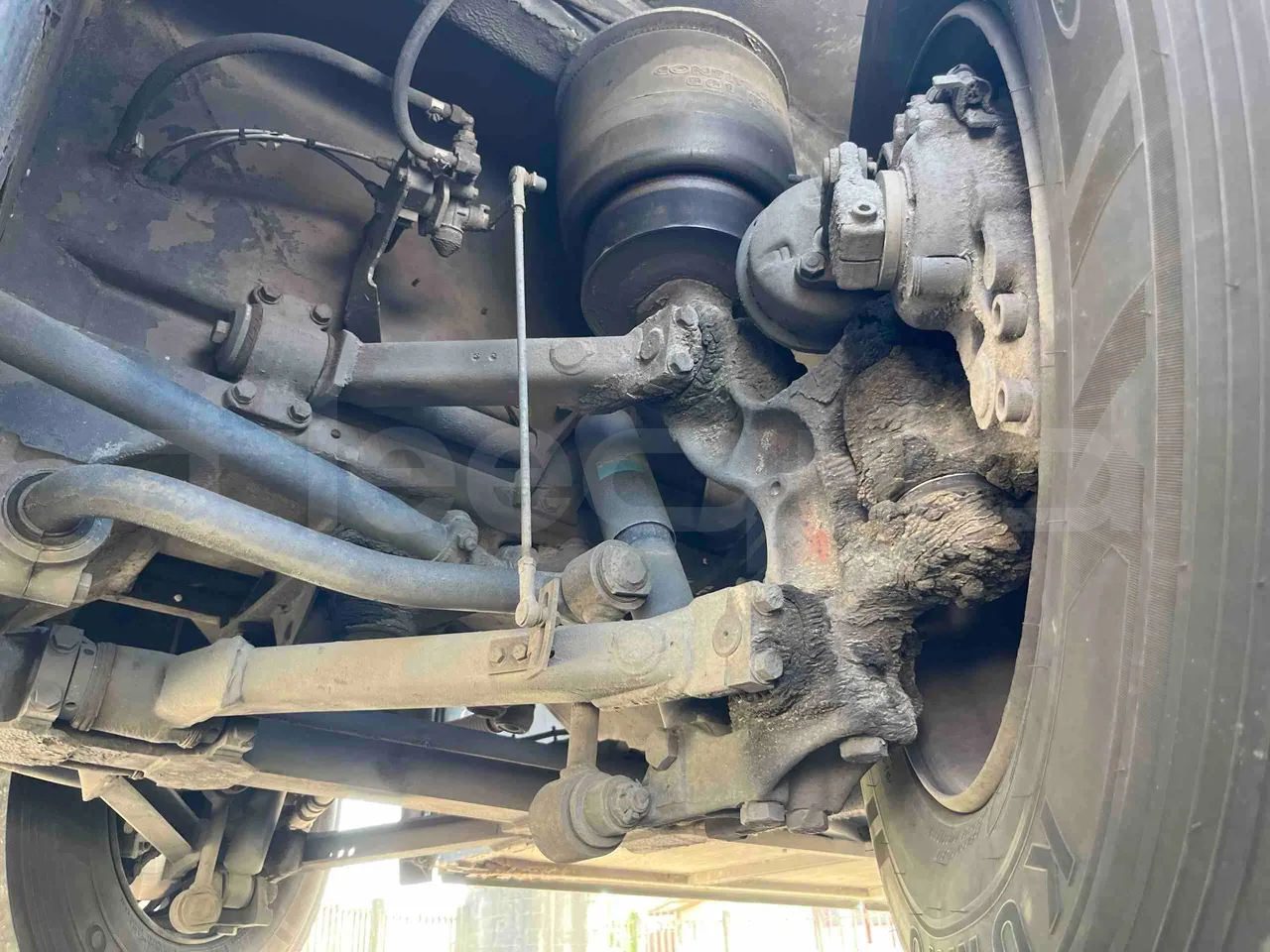 Setra S315 HD - EUR1 - 280kW - 12.000m - front axle left side