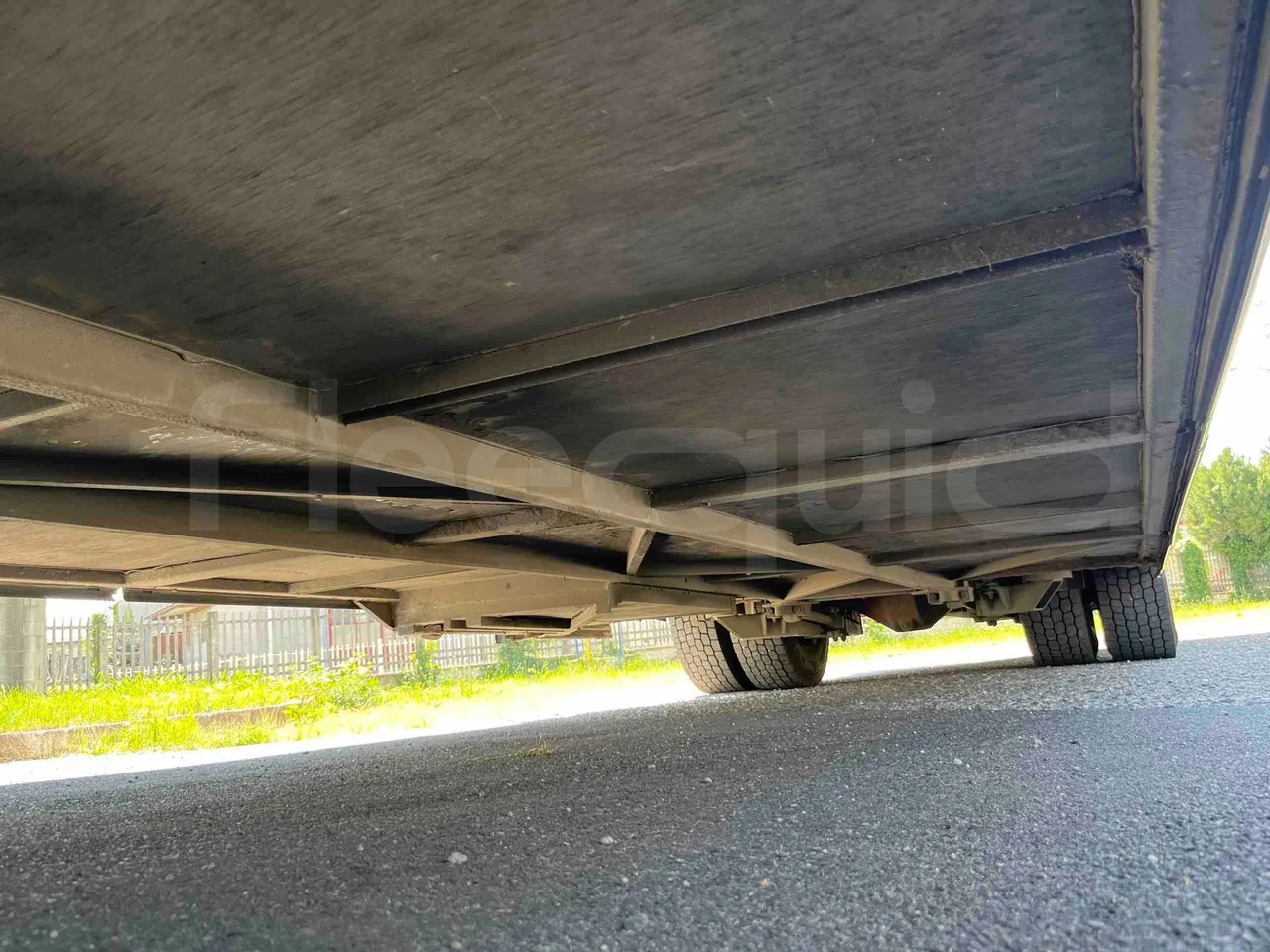 Setra S315 HD - EUR1 - 280kW - 12.000m - central undercarriage photo